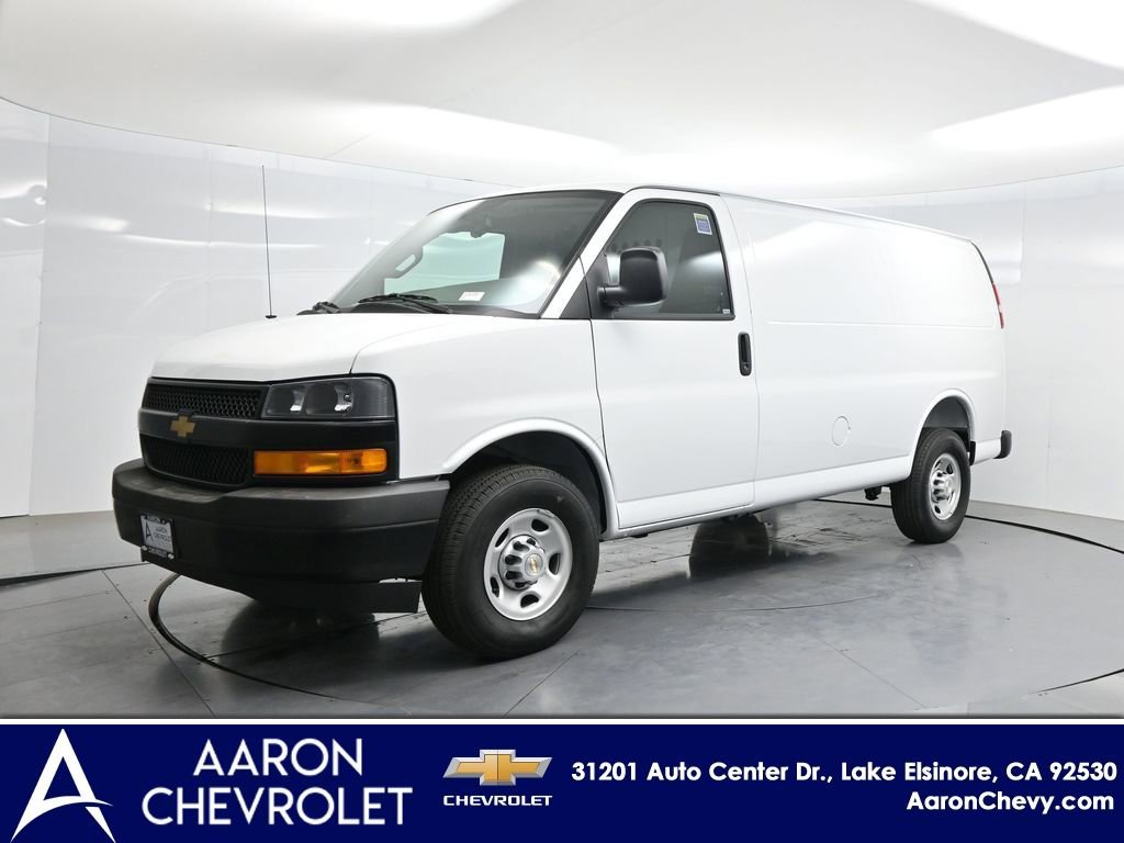 2026 Chevrolet Express 2500 Work Van HD's photo