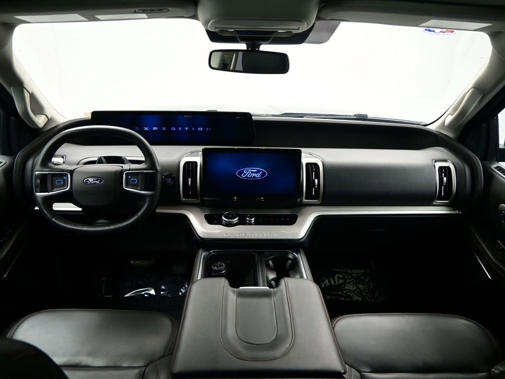 2025 Ford Expedition Active photo 3