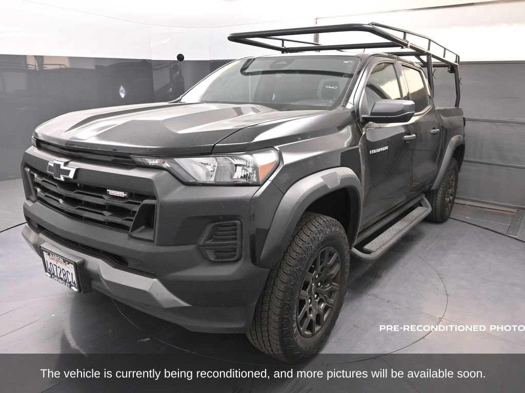 2024 Chevrolet Colorado Trail Boss photo 3