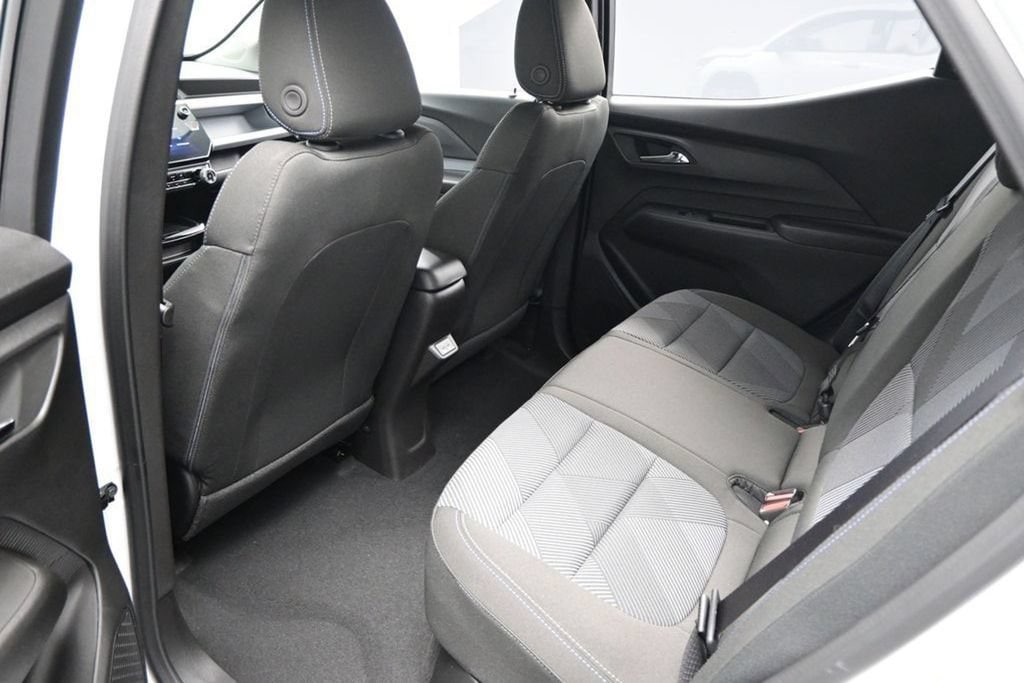 2027 Chevrolet Bolt LT - Photo 16