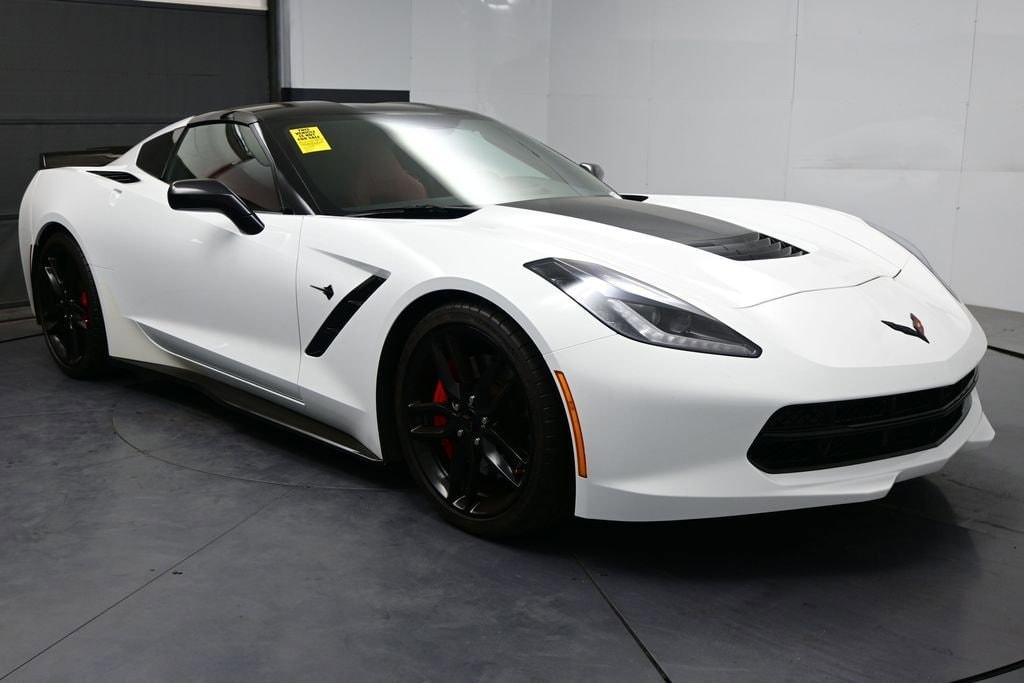 2016 Chevrolet Corvette Stingray Z51 photo 2