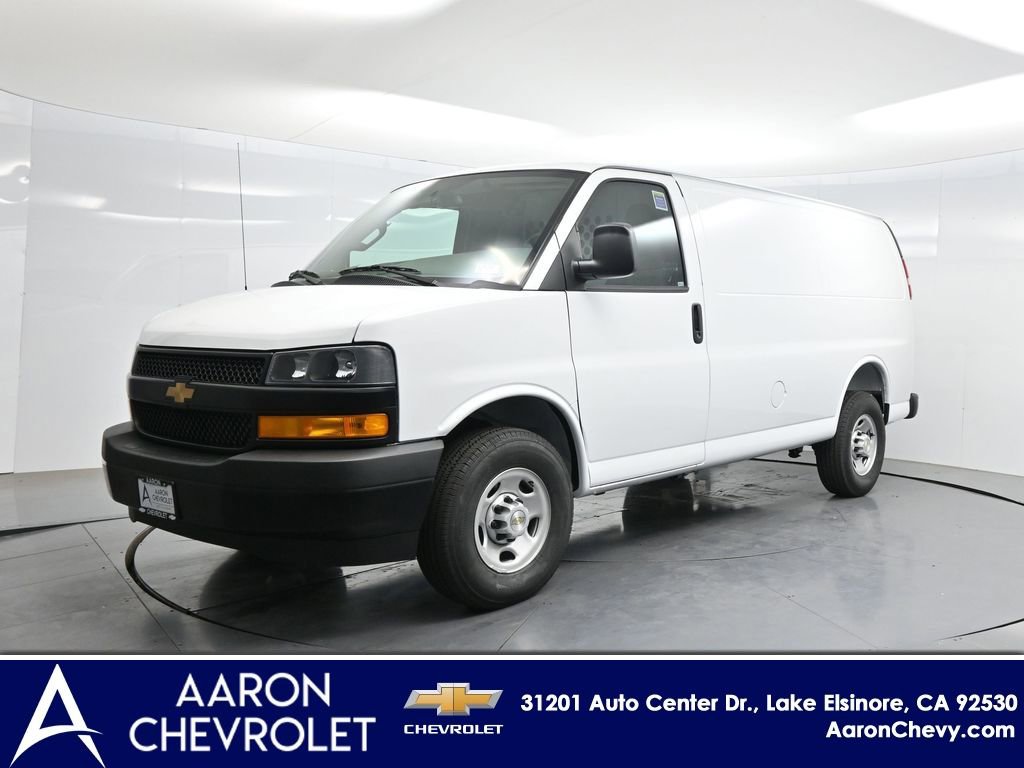 2026 Chevrolet Express 2500 Work Van HD's photo