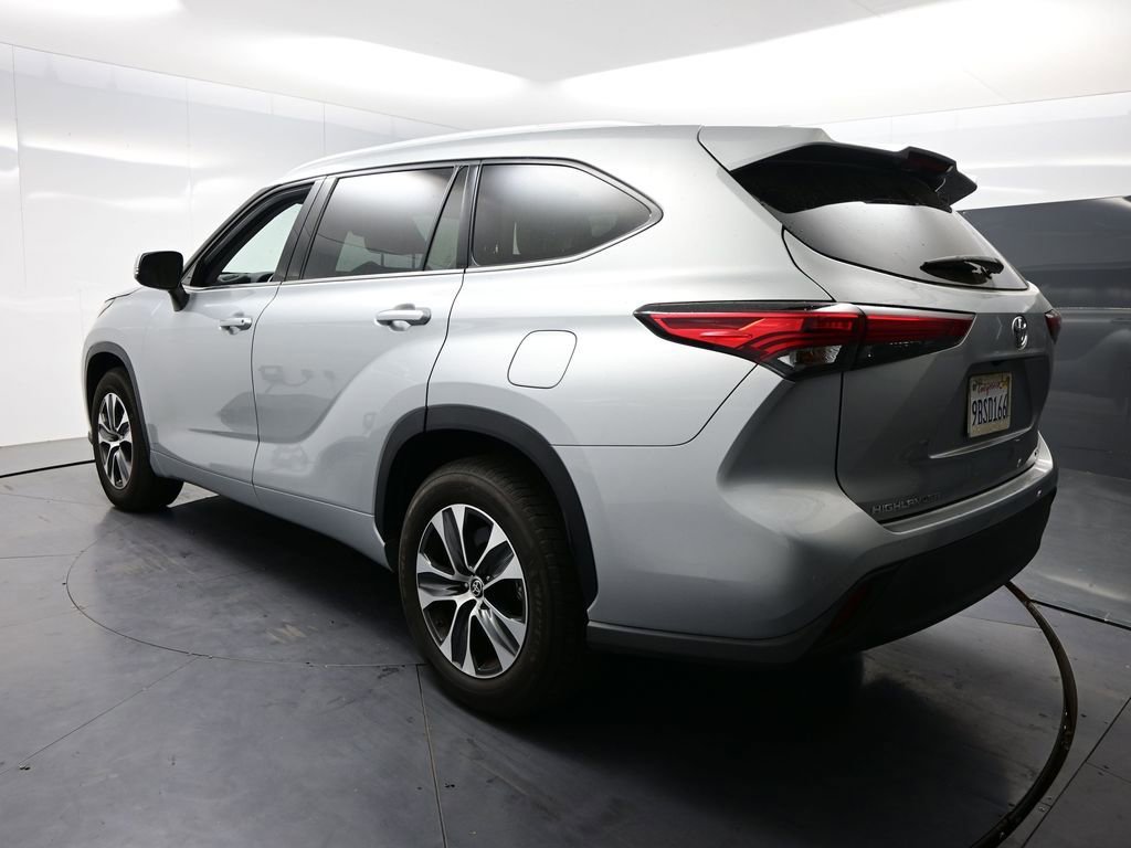2022 Toyota Highlander XLE photo 4