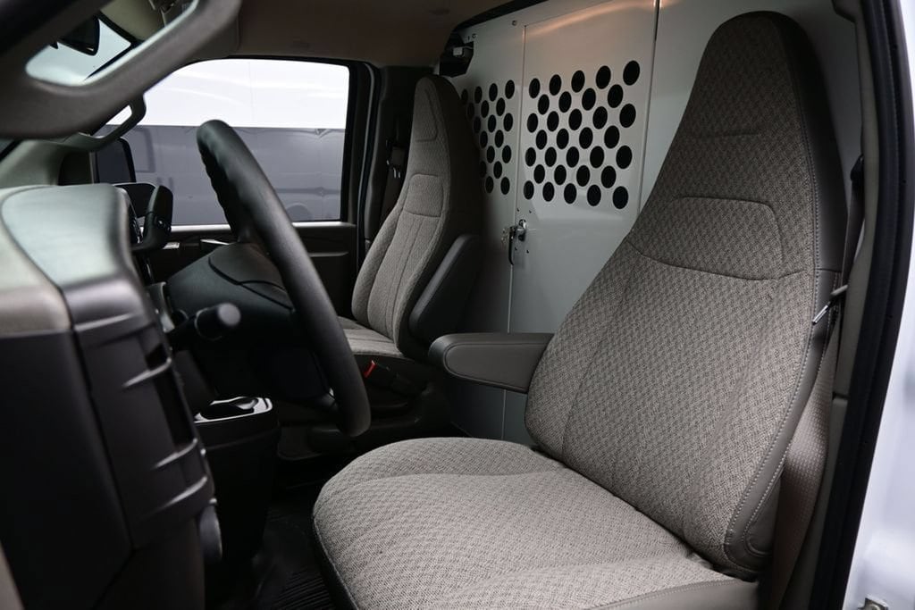2026 Chevrolet Express Cargo Work Van - Photo 9