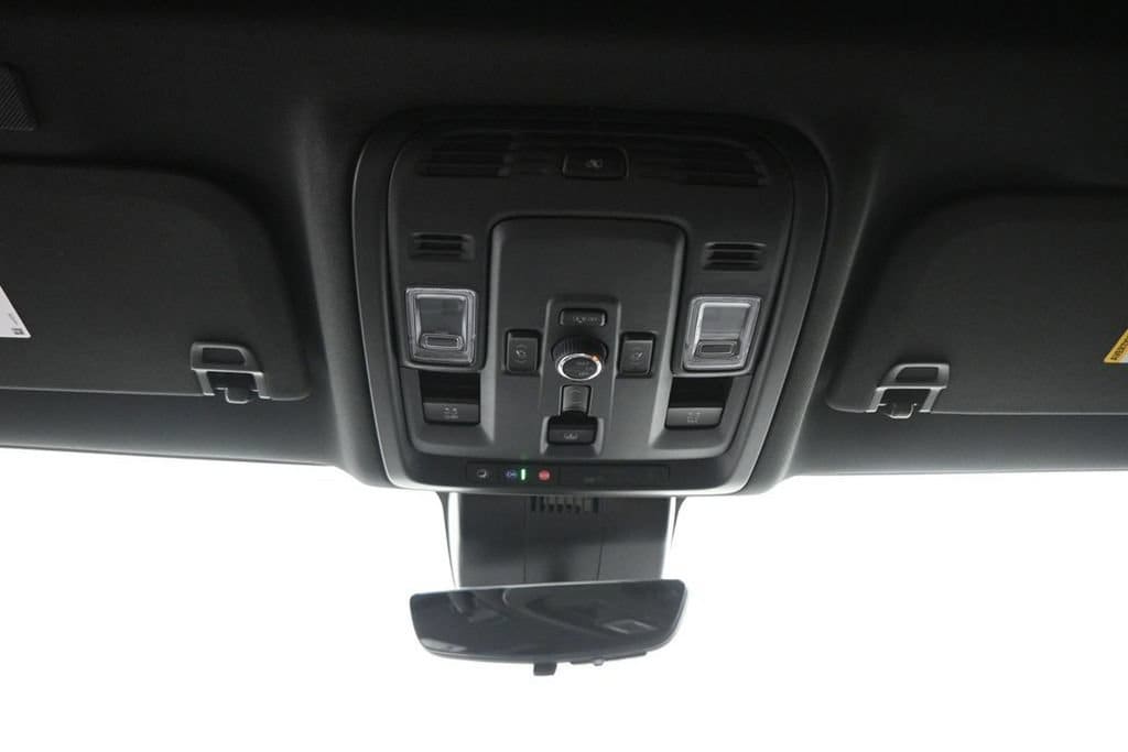 2025 Chevrolet Tahoe Premier - Photo 16
