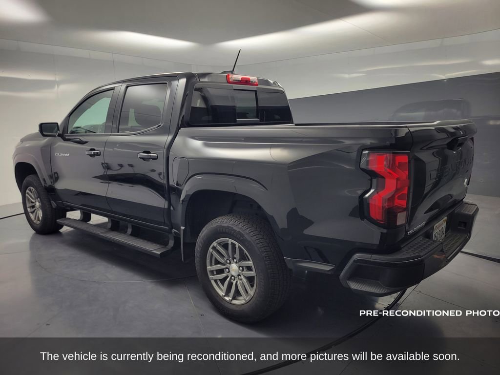 2024 Chevrolet Colorado LT photo 2