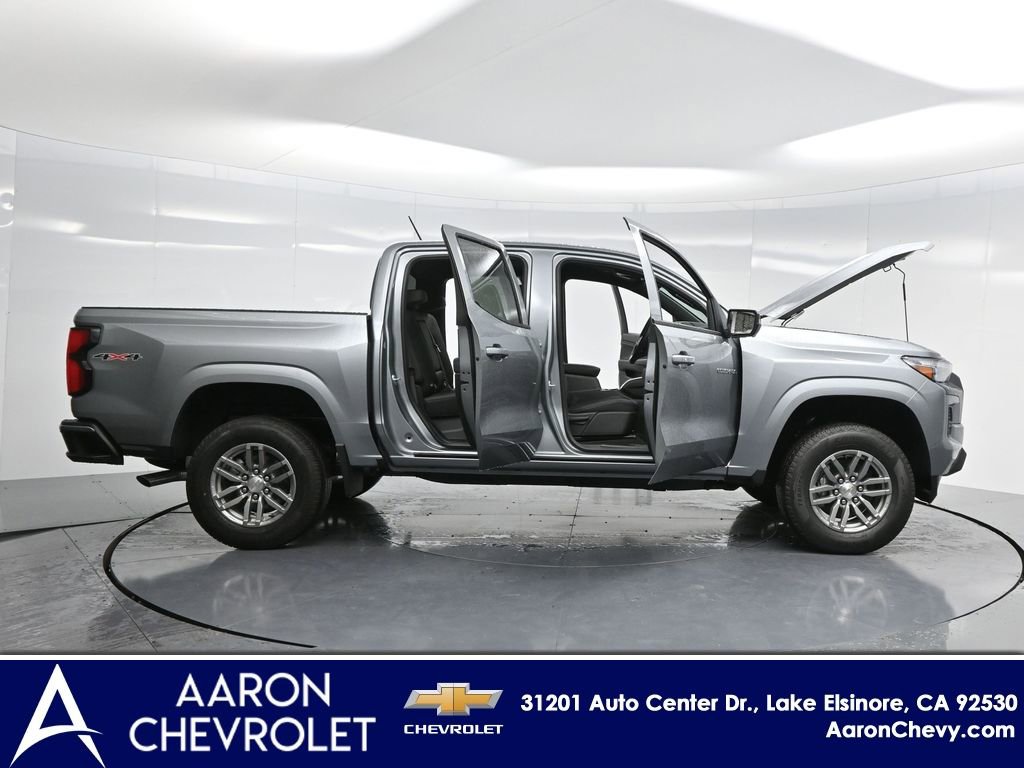 2025 Chevrolet Colorado Work Truck LT photo 2