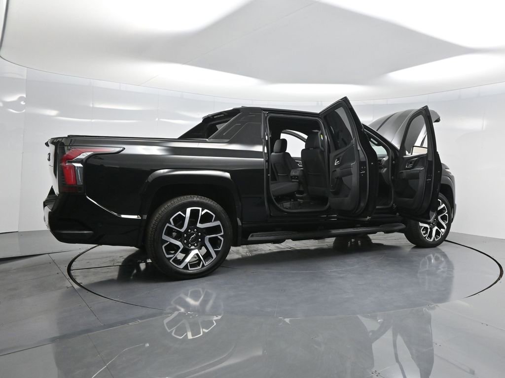 2024 Chevrolet Silverado EV RST photo 4