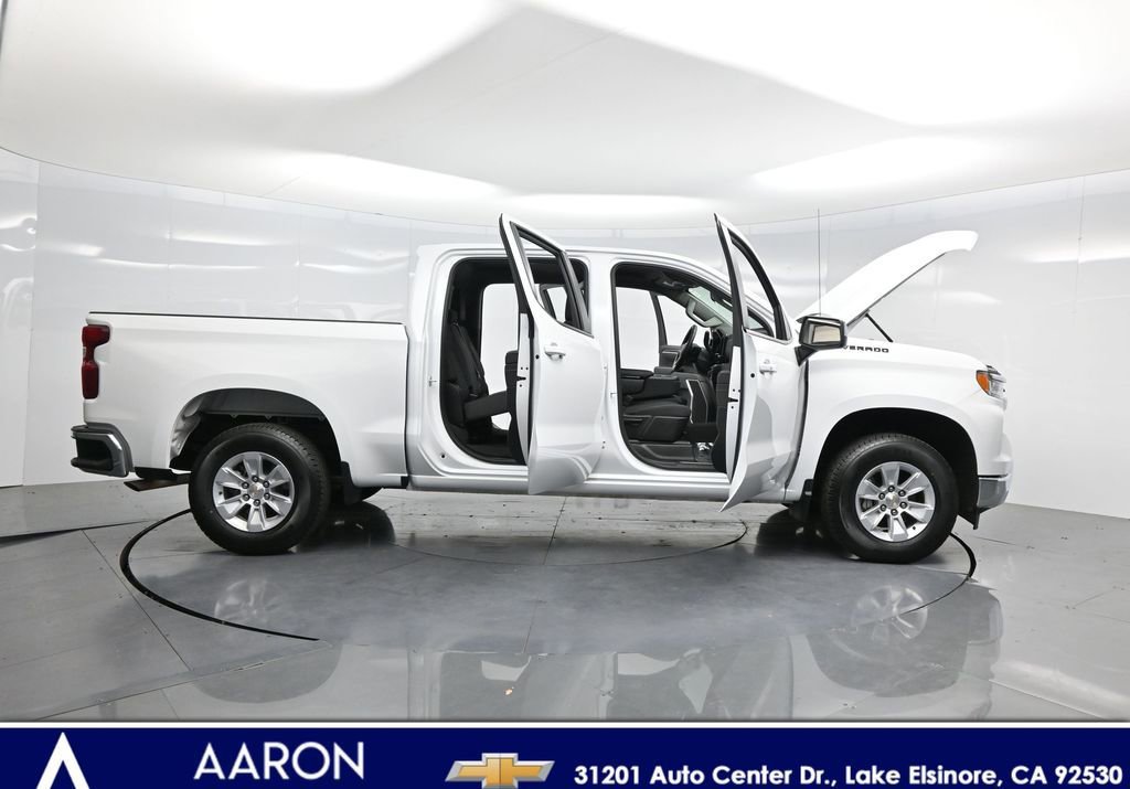 2025 Chevrolet Silverado 1500 LT w/1LT photo 2