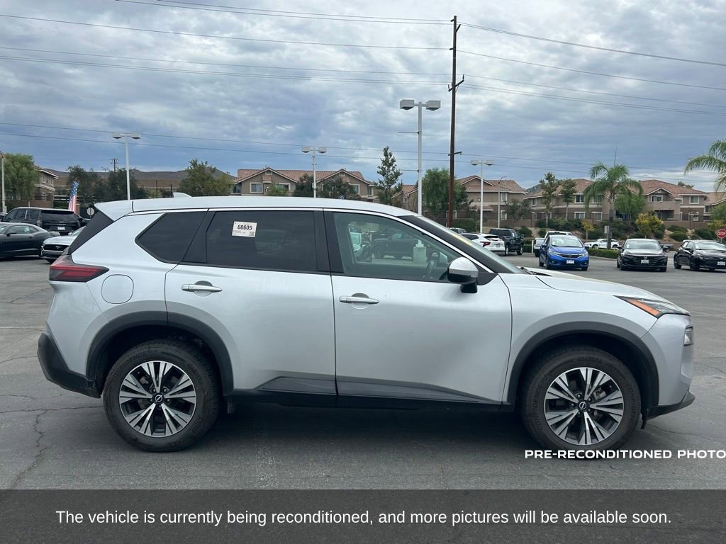2022 Nissan Rogue SV photo 4