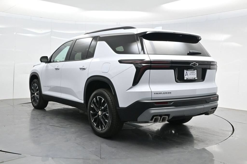 New 2026 Chevrolet Traverse LT SUV