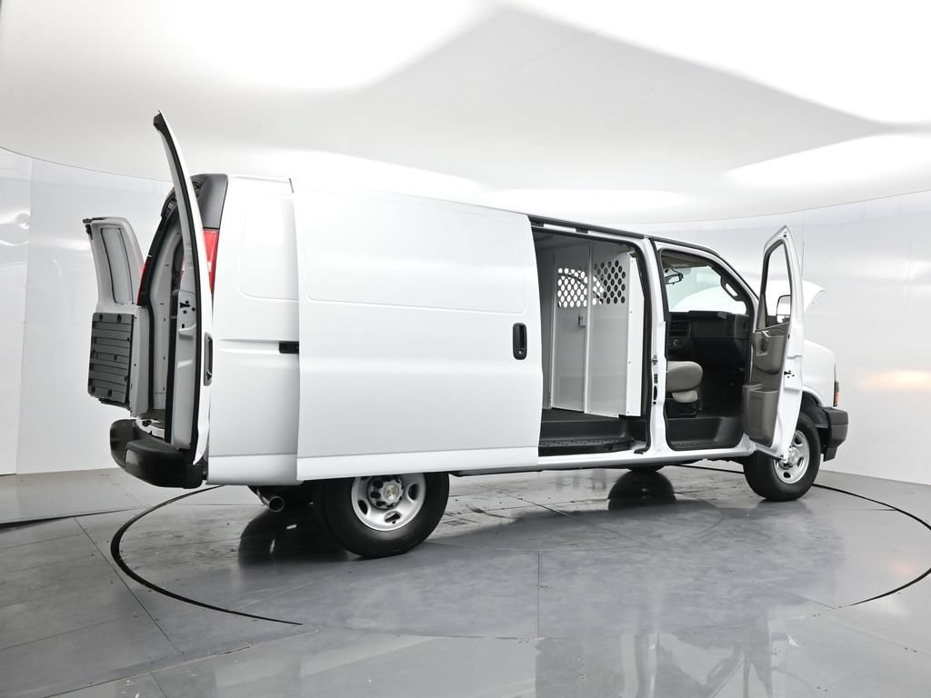 2026 Chevrolet Express Cargo Work Van - Photo 4