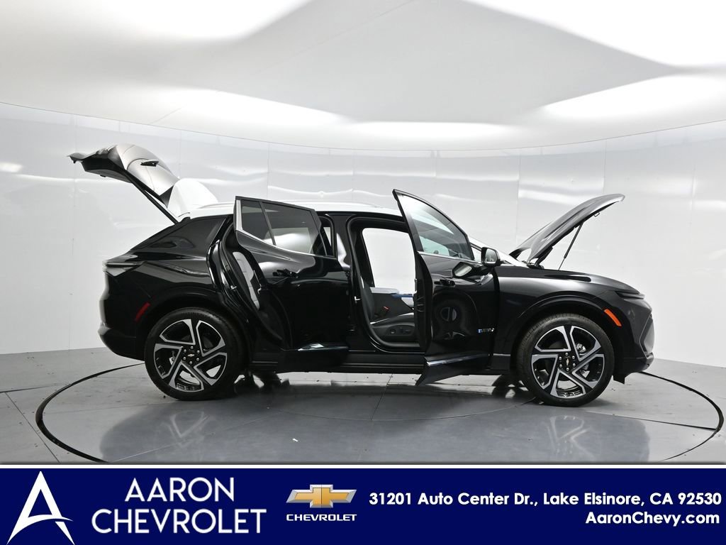 2025 Chevrolet Equinox EV 1LT photo 3