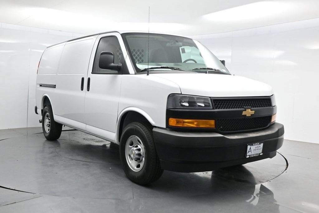 2026 Chevrolet Express Cargo Work Van - Photo 43