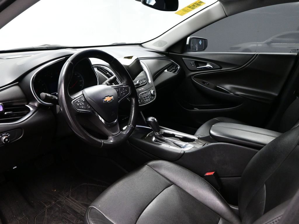 2020 Chevrolet Malibu LT photo 5