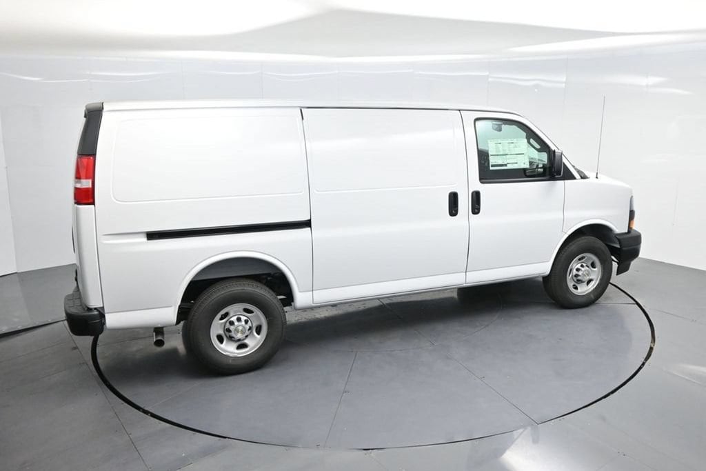 2026 Chevrolet Express Cargo Work Van - Photo 51