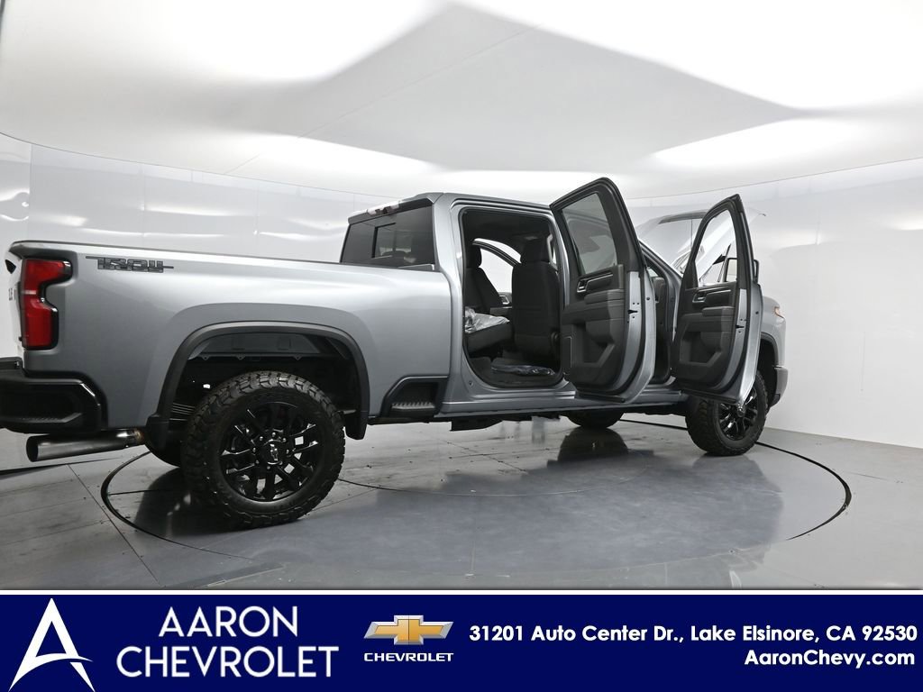 2025 Chevrolet Silverado 2500HD LT photo 4