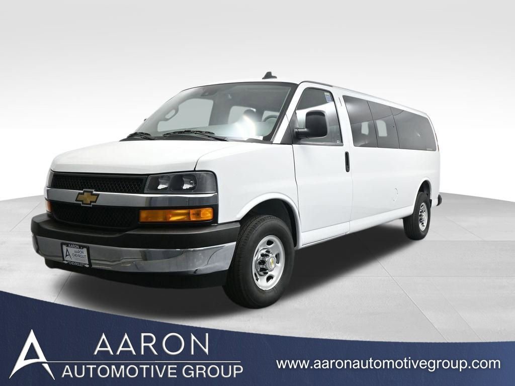2024 Chevrolet Express 3500 LT Extended's photo