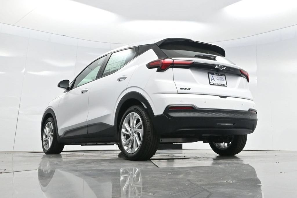 2027 Chevrolet Bolt LT - Photo 71