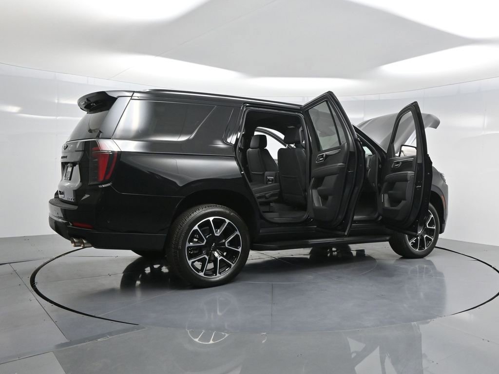 2025 Chevrolet Tahoe RST photo 3