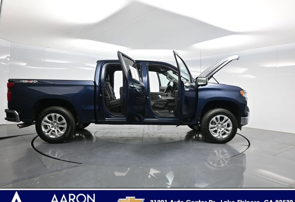 2022 Chevrolet Silverado 1500 LTZ photo 2