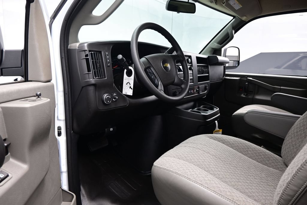 2026 Chevrolet Express Cargo Work Van - Photo 8