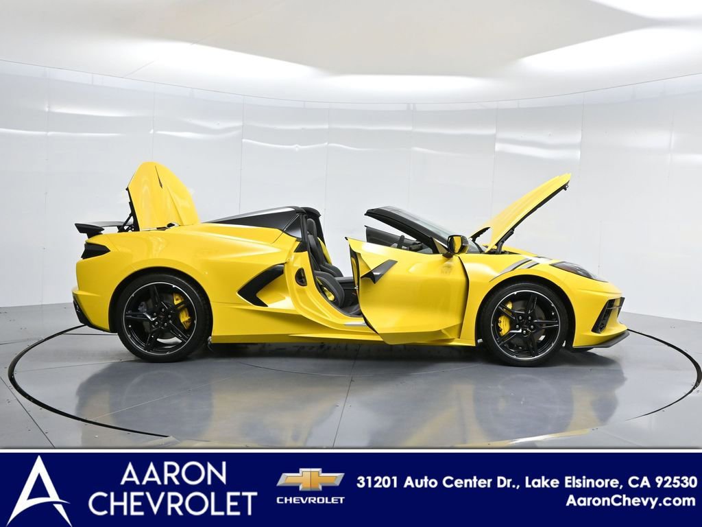 2025 Chevrolet Corvette Stingray 3LT Convertible photo 3