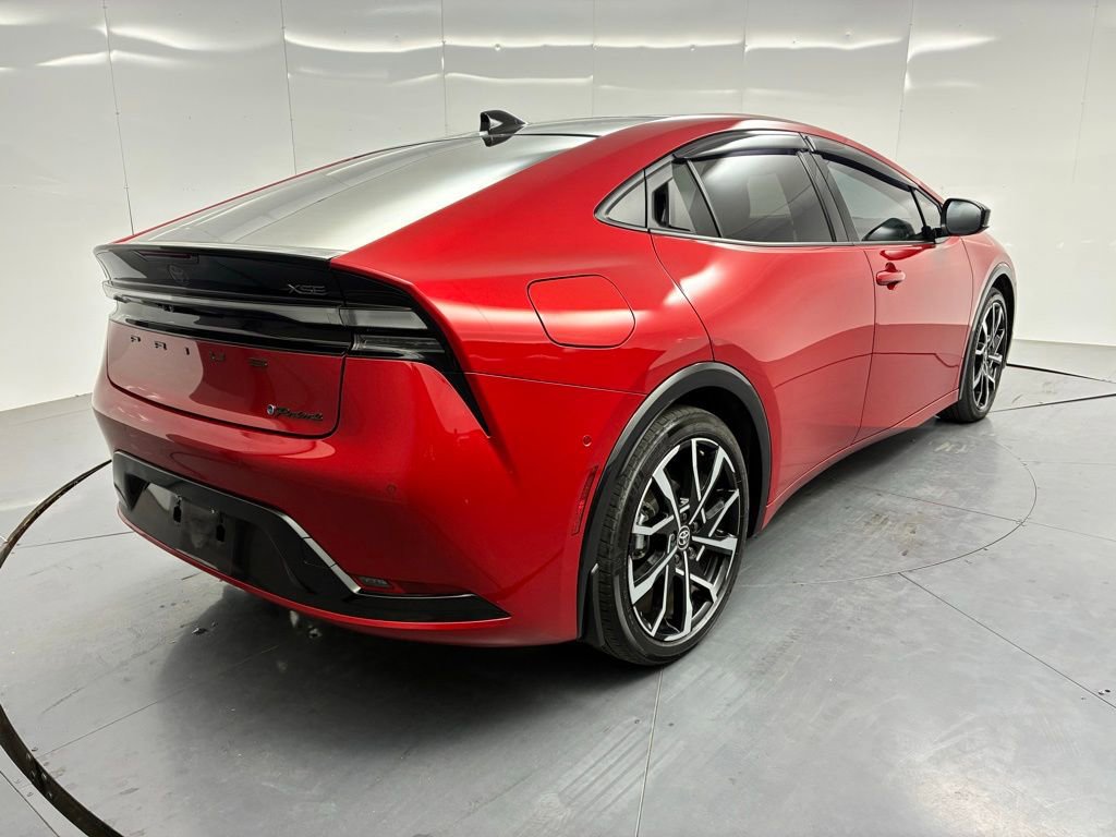 2024 Toyota Prius Prime SE photo 3