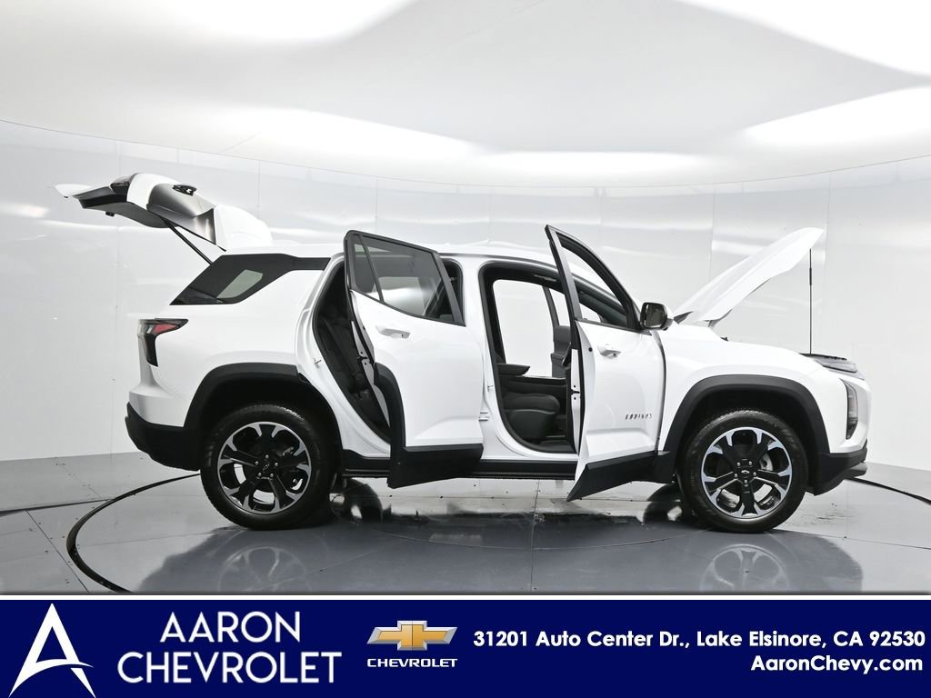2025 Chevrolet Equinox LT photo 3