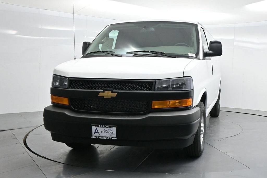 2026 Chevrolet Express Cargo Work Van - Photo 32
