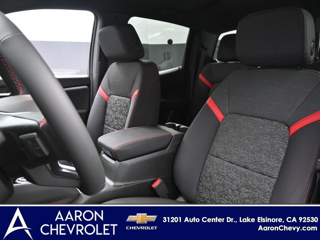 2025 Chevrolet Colorado Z71 - Photo 14