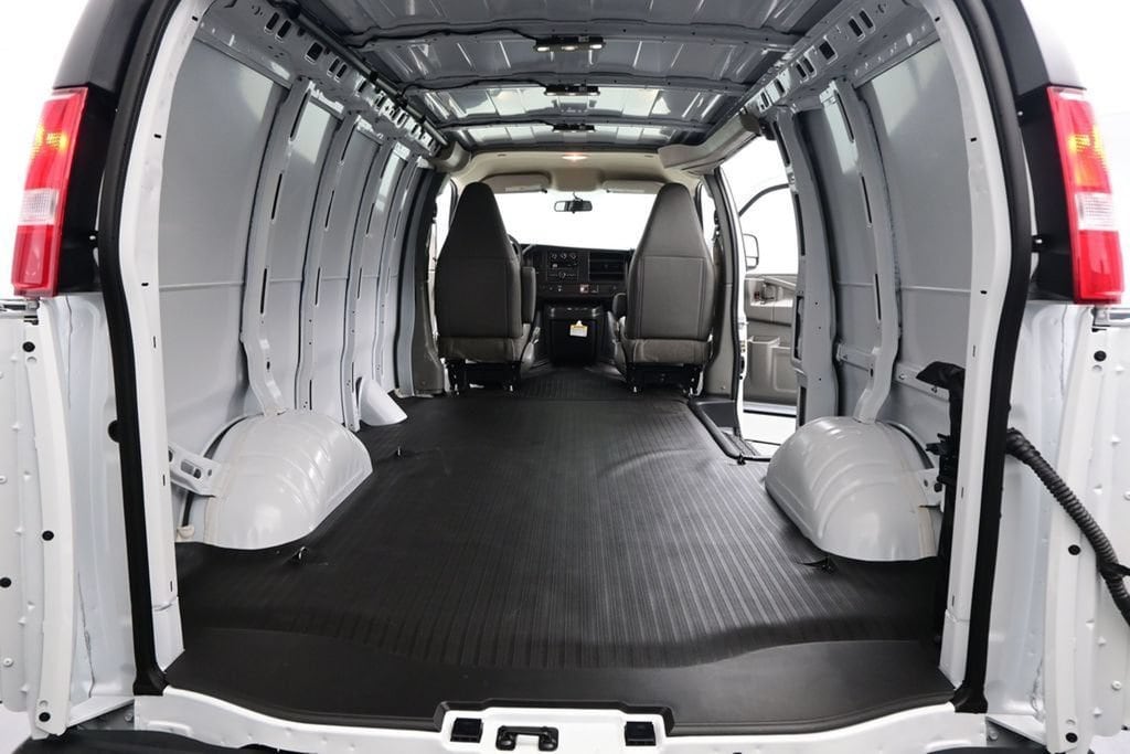 2026 Chevrolet Express Cargo Work Van - Photo 27