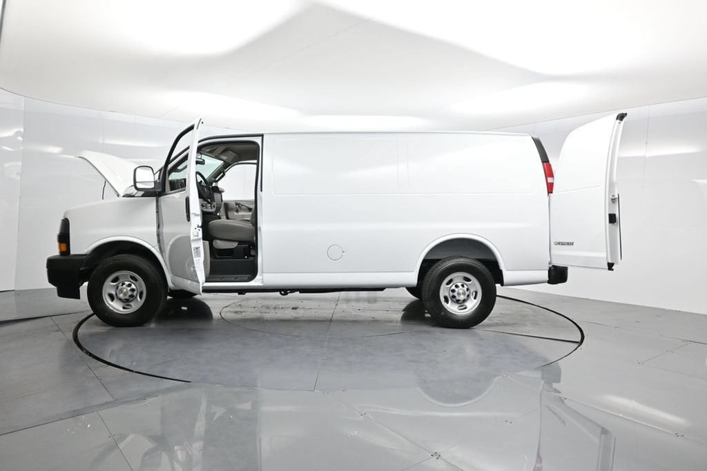 2026 Chevrolet Express Cargo Work Van - Photo 52