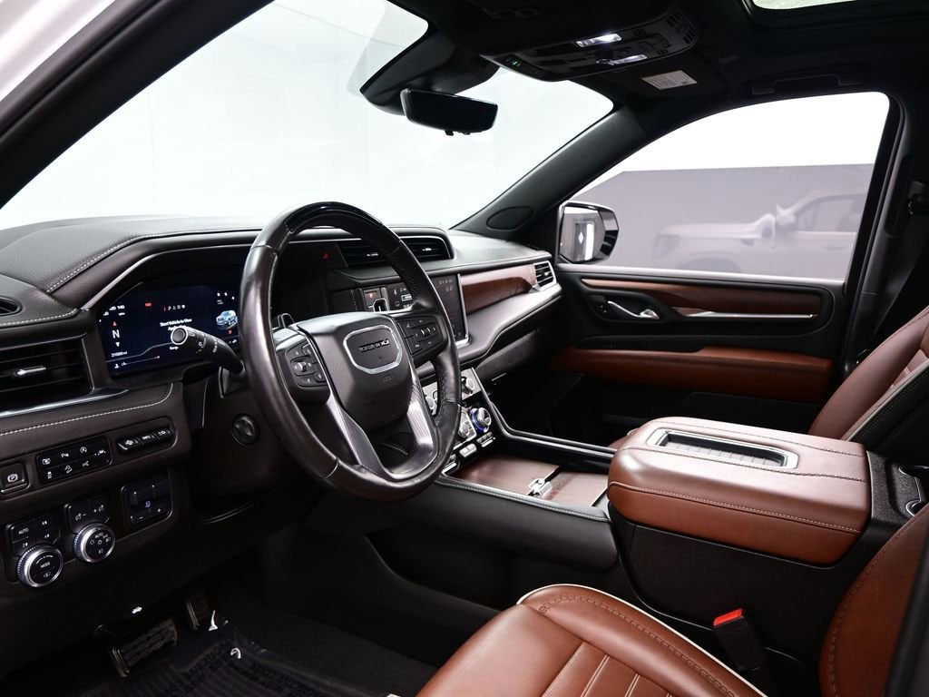 2023 GMC Yukon Denali Ultimate photo 3