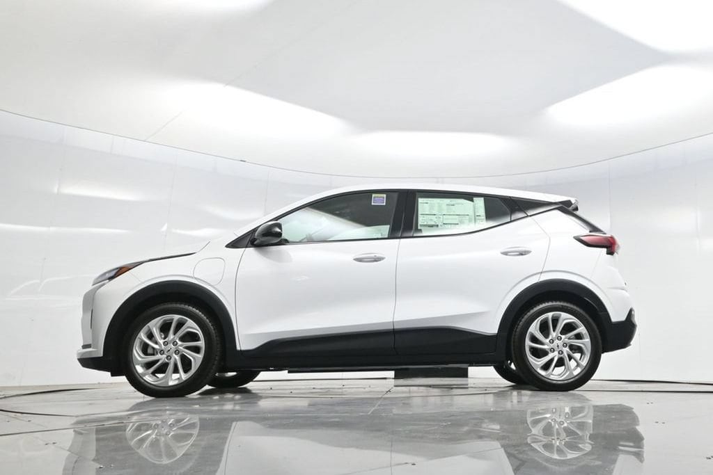 2027 Chevrolet Bolt LT - Photo 72