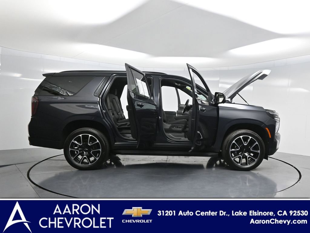 2025 Chevrolet Tahoe RST photo 2