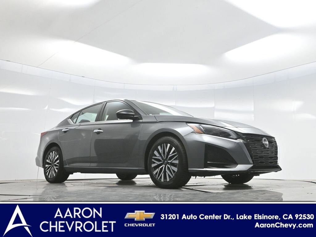 Used 2024 Nissan Altima 2.5 SV Sedan