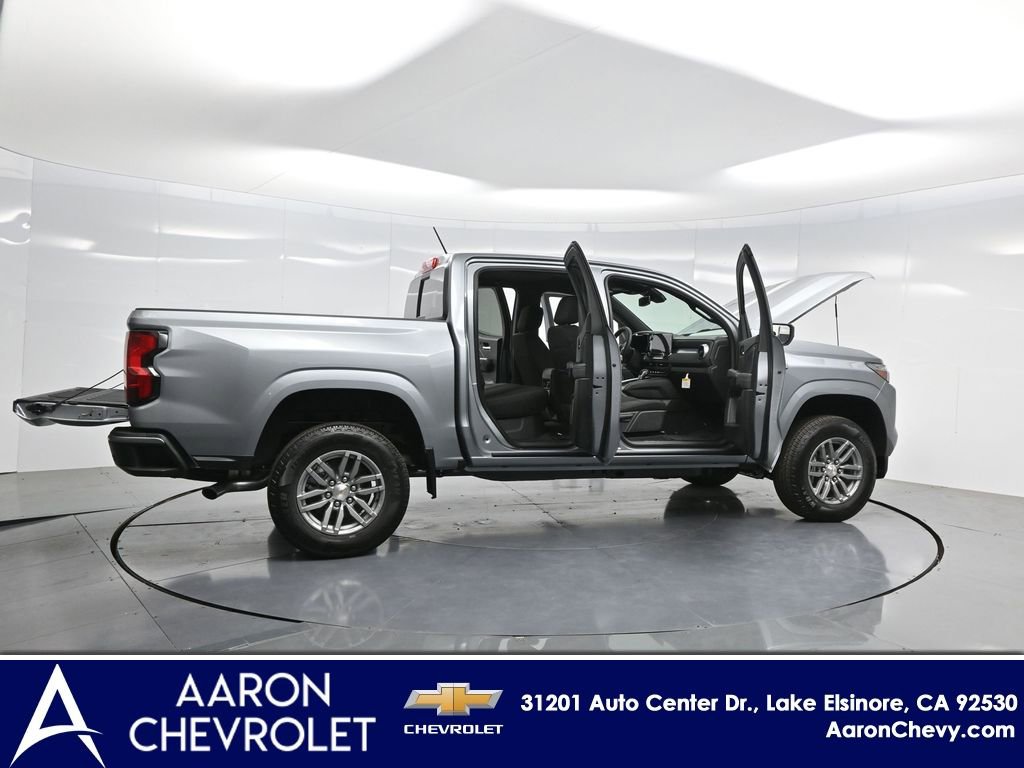 2025 Chevrolet Colorado Work Truck LT photo 3