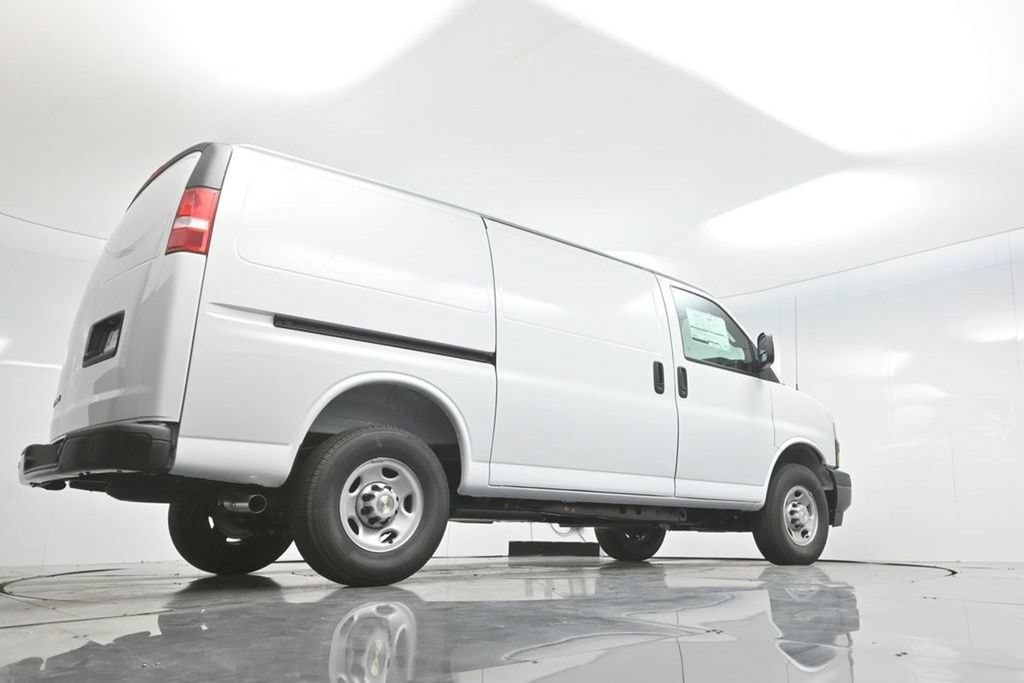 2026 Chevrolet Express Cargo Work Van - Photo 58