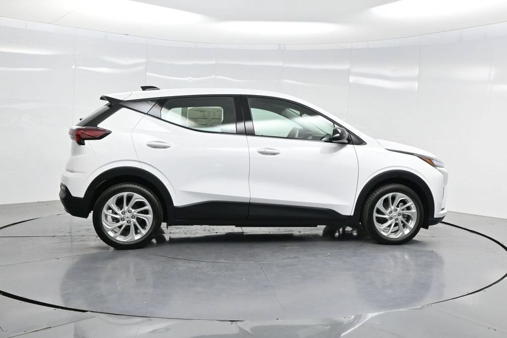 2027 Chevrolet Bolt LT - Photo 47
