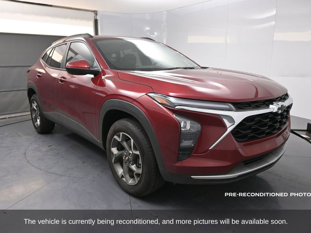 2025 Chevrolet Trax LT photo 4