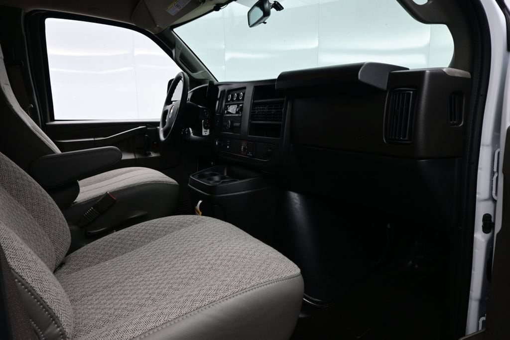 2026 Chevrolet Express Cargo Work Van - Photo 10