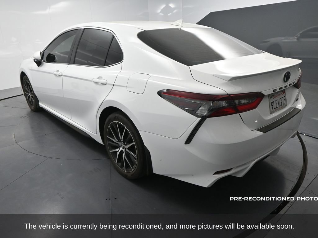 2024 Toyota Camry SE photo 3