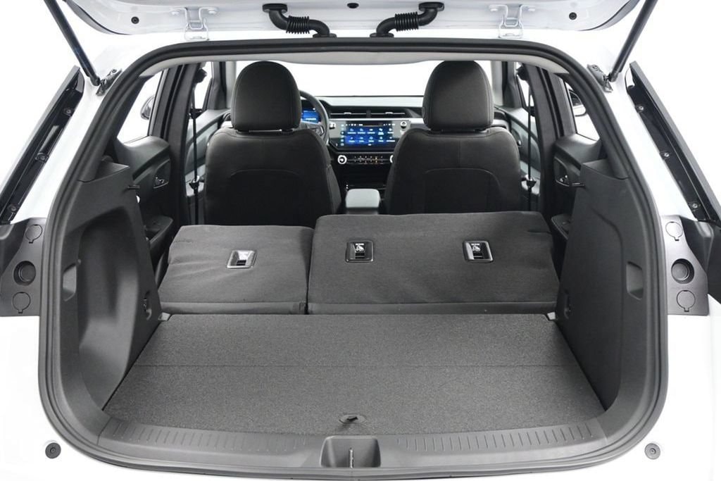 2027 Chevrolet Bolt LT - Photo 40