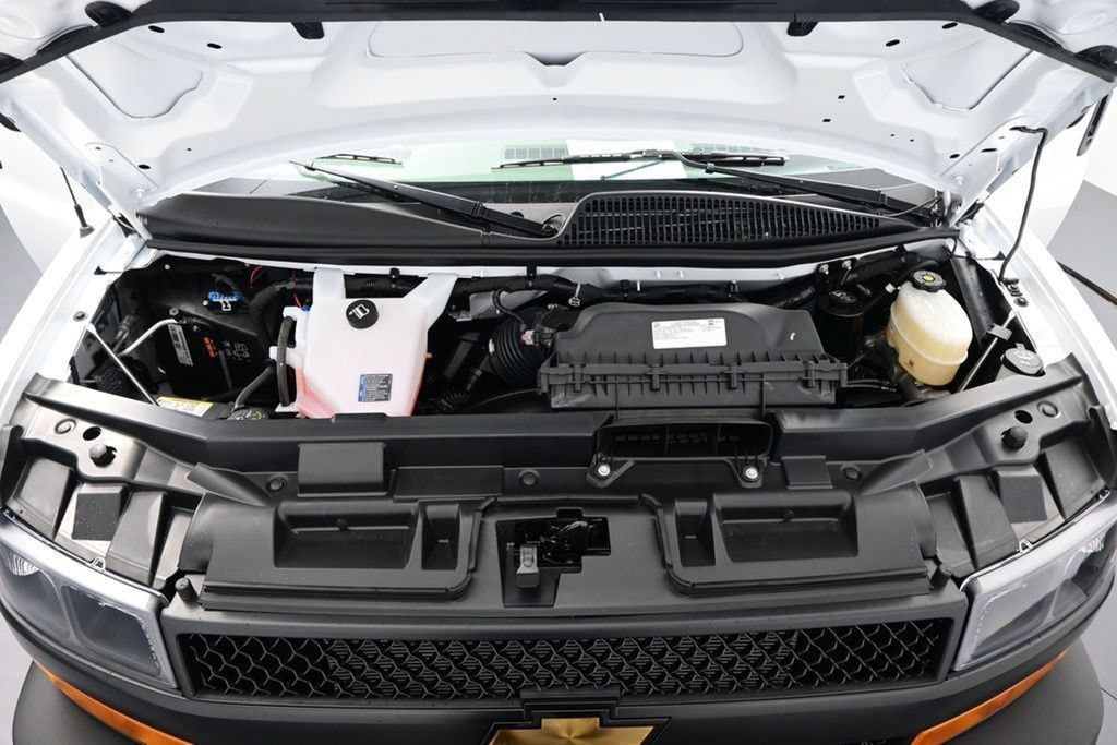 2026 Chevrolet Express Cargo Work Van - Photo 31