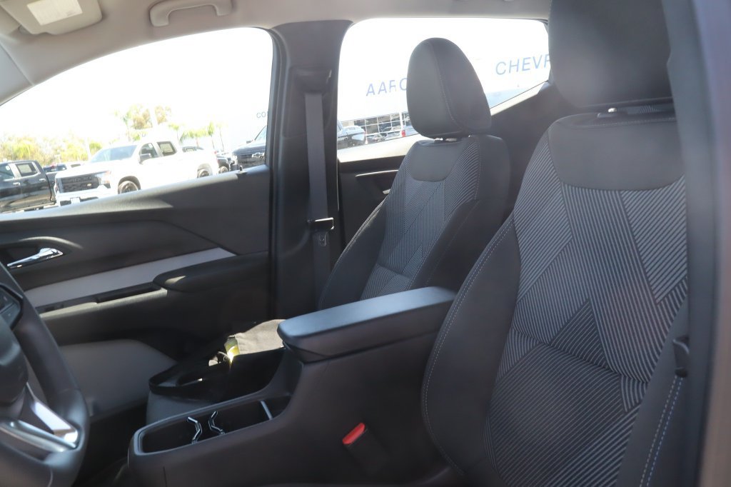 2027 Chevrolet Bolt LT - Photo 18