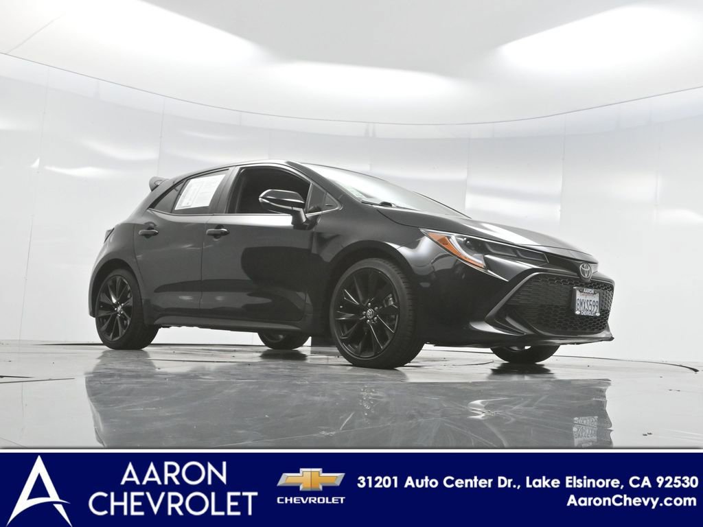 2020 Toyota Corolla SE Nightshade Edition photo 2
