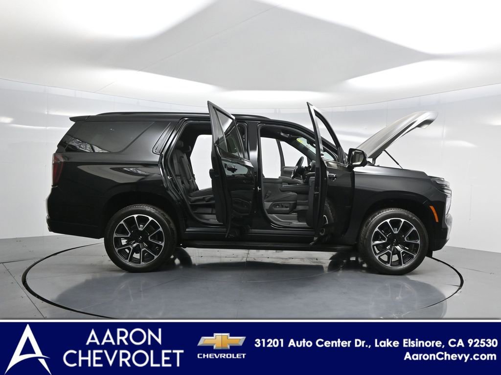 2025 Chevrolet Tahoe RST photo 2