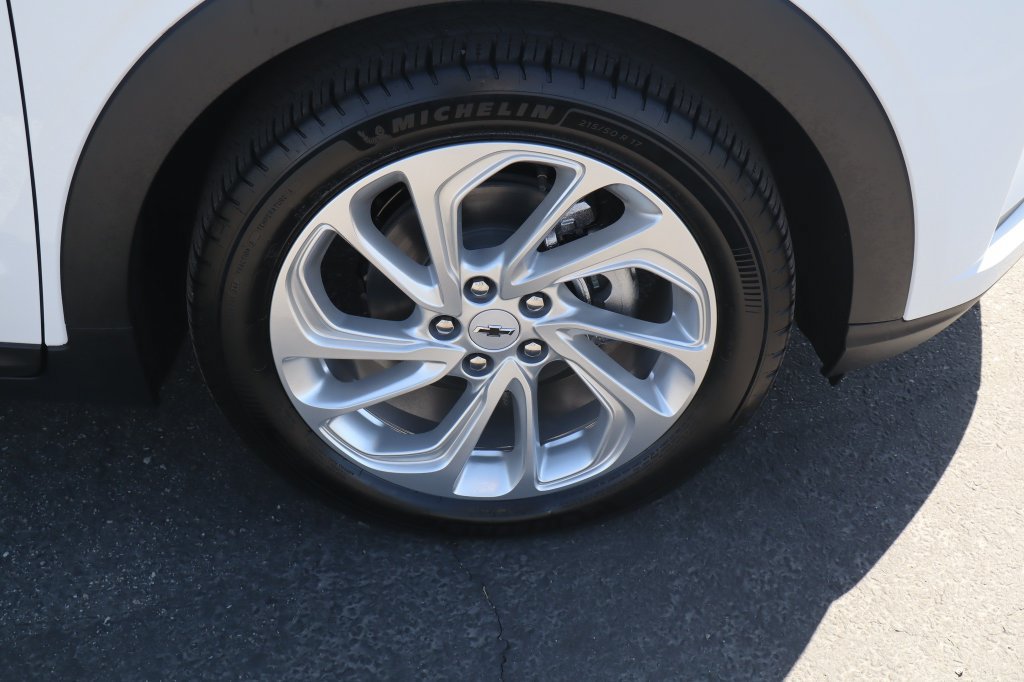2027 Chevrolet Bolt LT - Photo 10