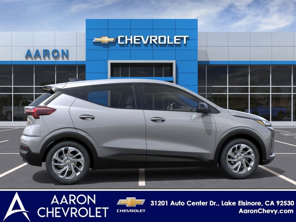 2027 Chevrolet Bolt LT - Photo 6